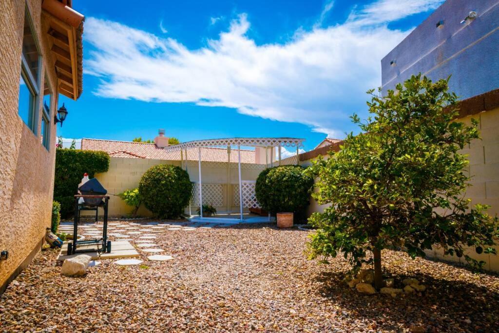 Luxury 1900 Sq Ft House Huge 46 Ft Pool & Hot Spa Las Vegas Exterior photo