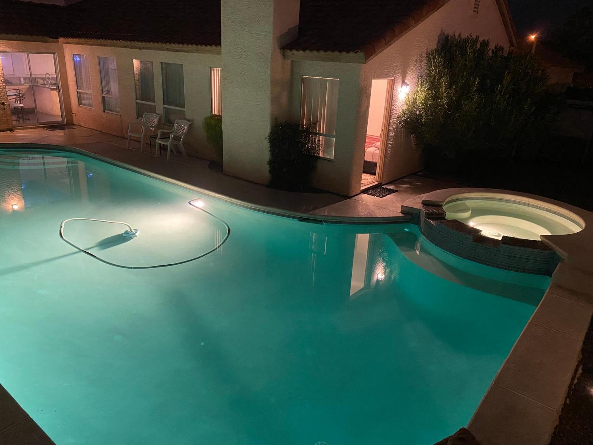 Luxury 1900 Sq Ft House Huge 46 Ft Pool & Hot Spa Las Vegas Exterior photo