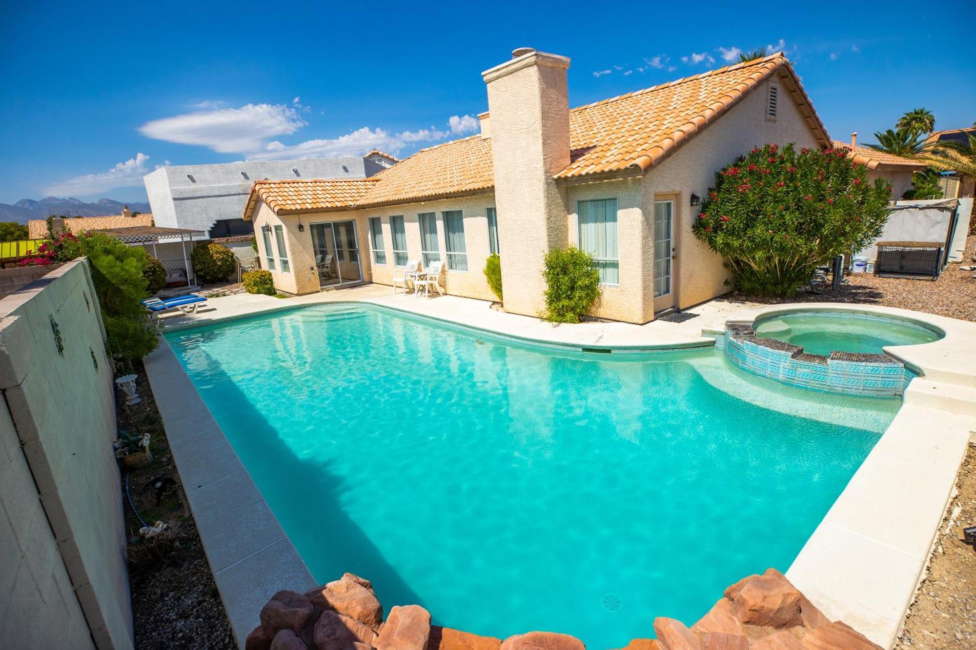 Luxury 1900 Sq Ft House Huge 46 Ft Pool & Hot Spa Las Vegas Exterior photo